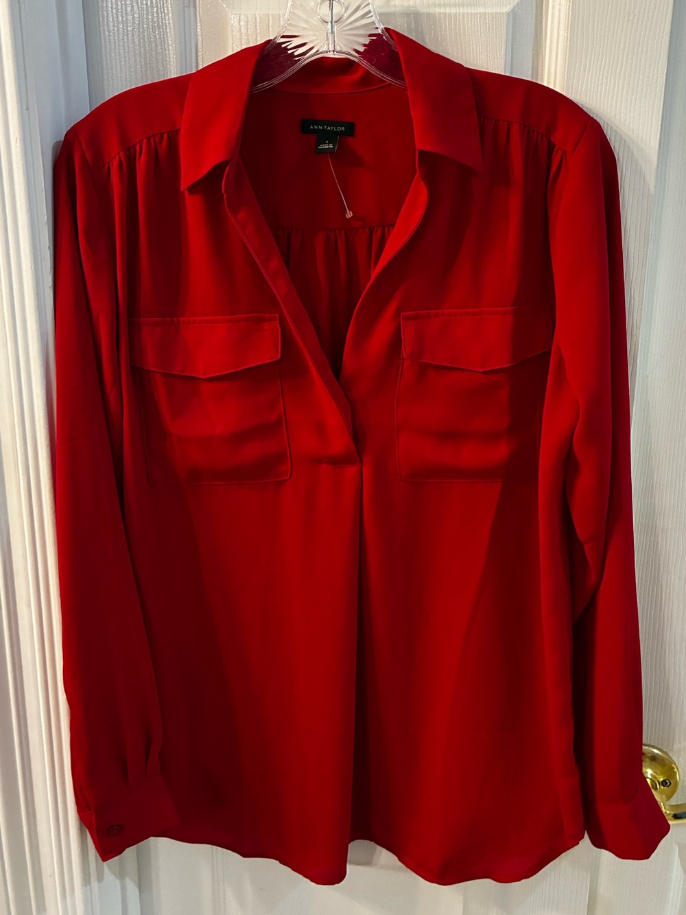 Ann Taylor Women's Red Long-Sleeve V-Neck Blouse SZ S